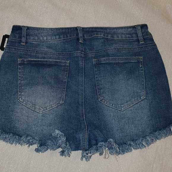 High Rise shorts - Picture 3 of 5